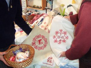 Willkommen, Farmer-Rabensteiner, Kernöl, Handwerk, Essig, Heu, Sticken, Brot und Gebäck, Stickerei, Deckerl